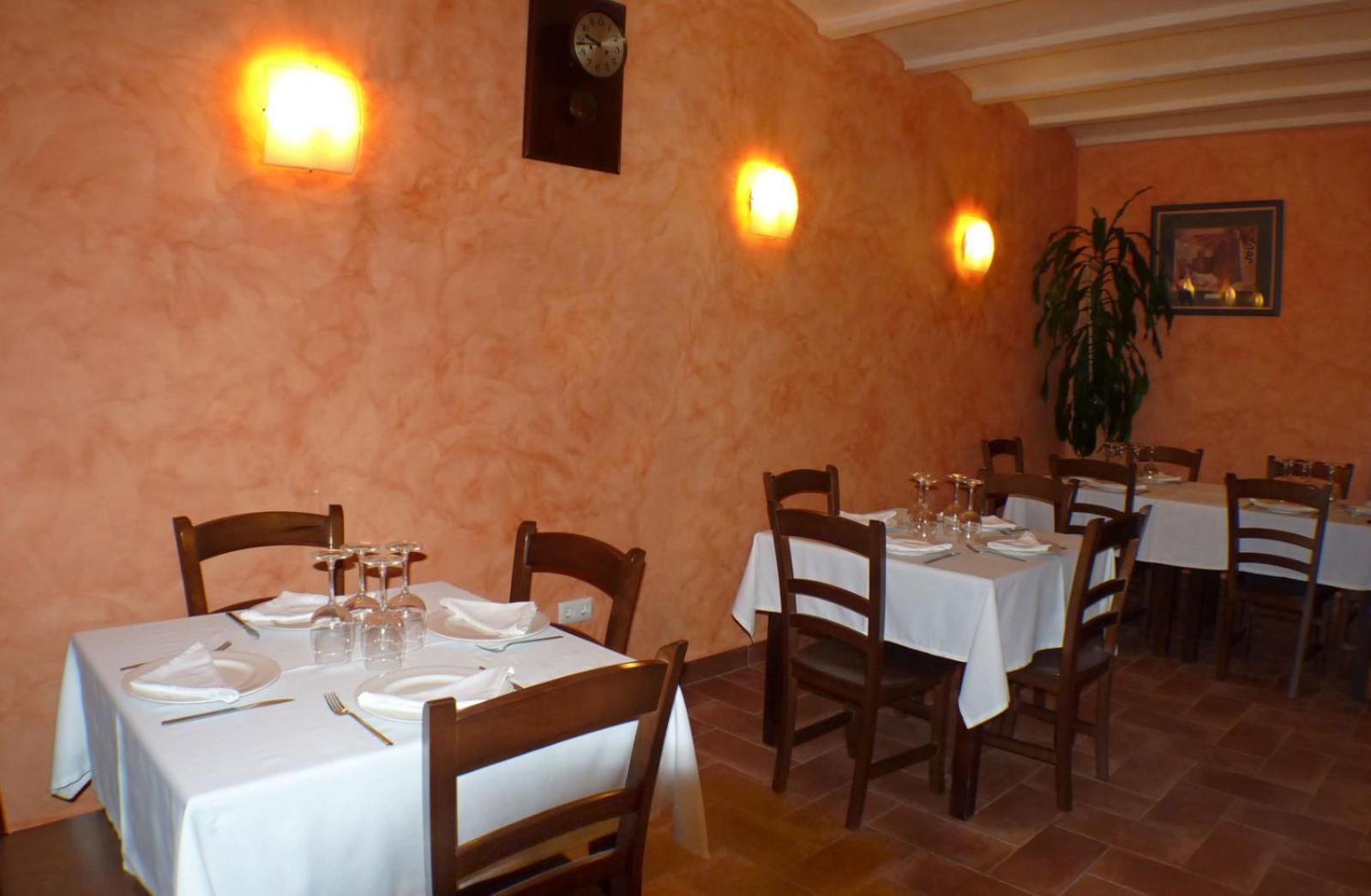 Hostal La Fuente Buera エクステリア 写真