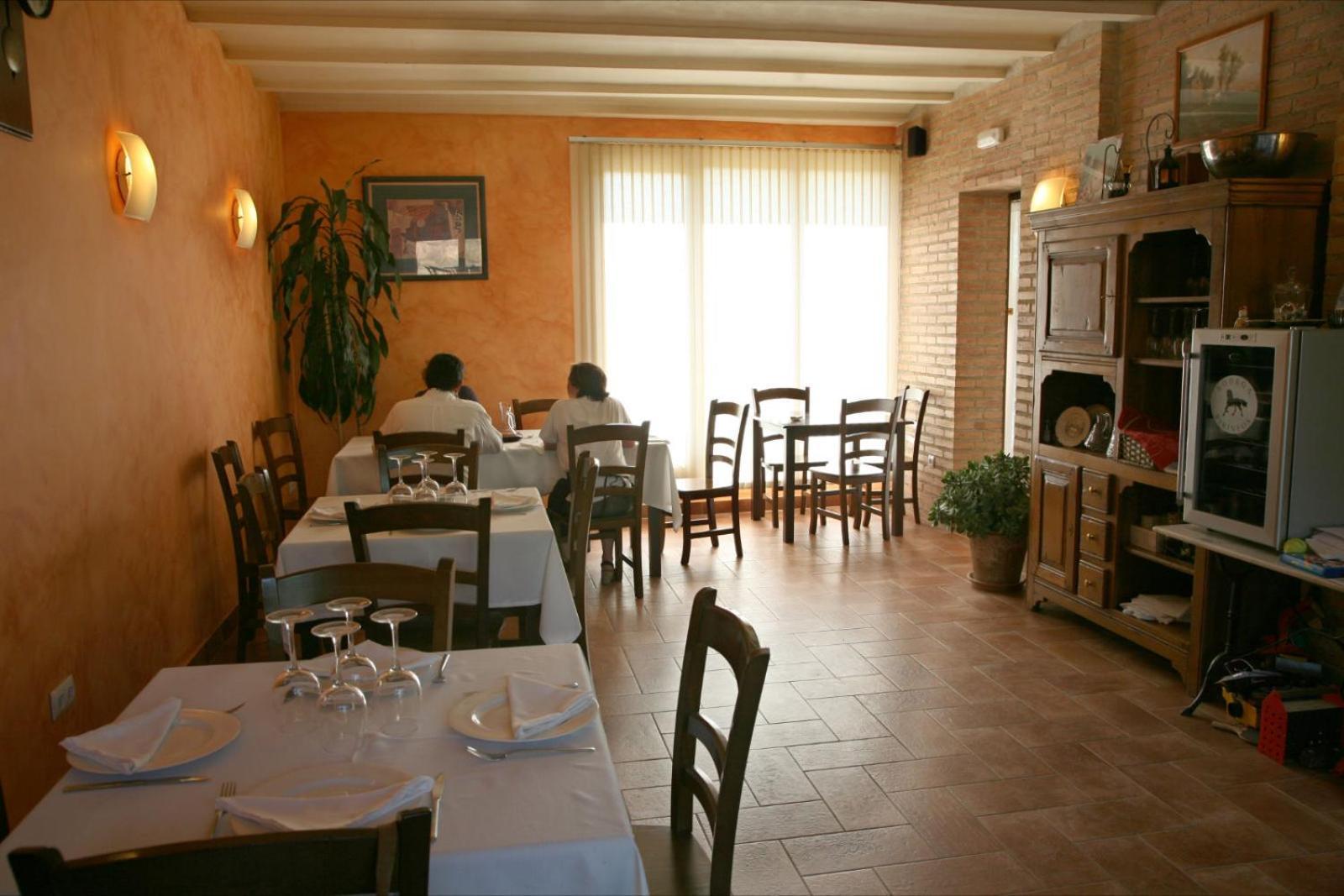 Hostal La Fuente Buera エクステリア 写真