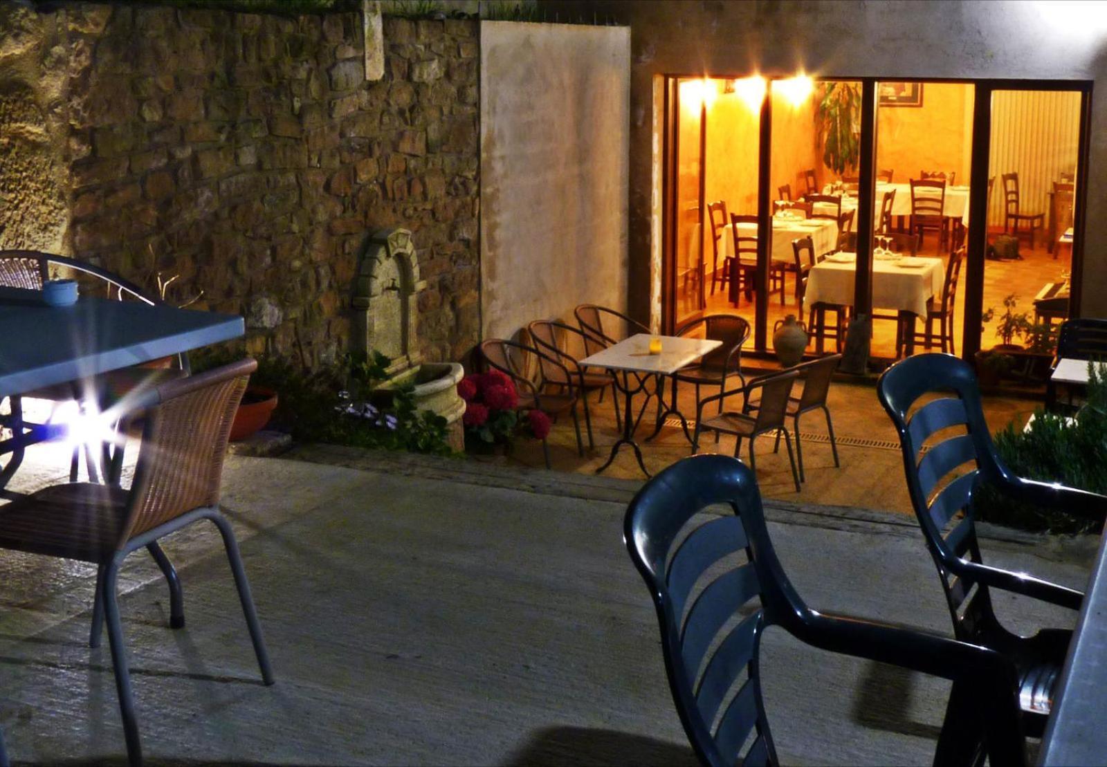 Hostal La Fuente Buera エクステリア 写真